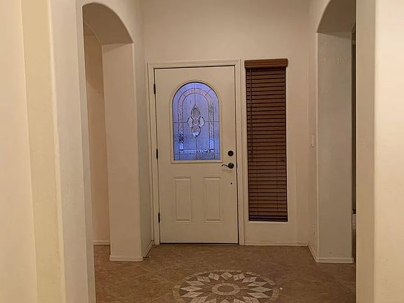 4th image of 1512 N Cota Ln