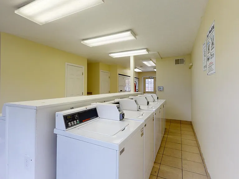5765 Georgetown Rd — Photo 10