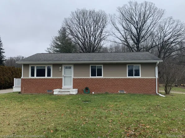 21283 Wilmot Rd, Belleville, MI 48111