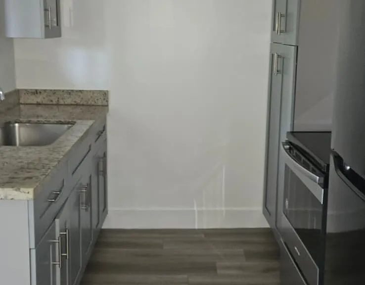 9005 NE 8th Ave #9 — Photo 7