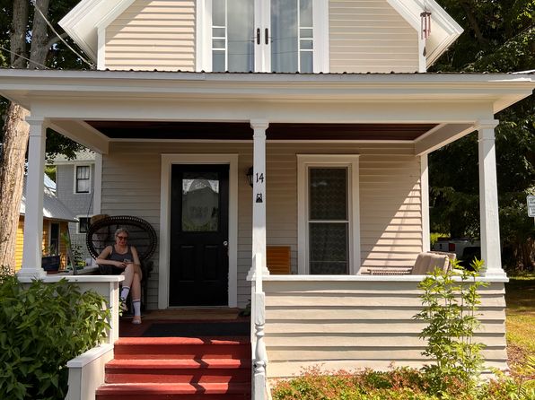 14 Library St