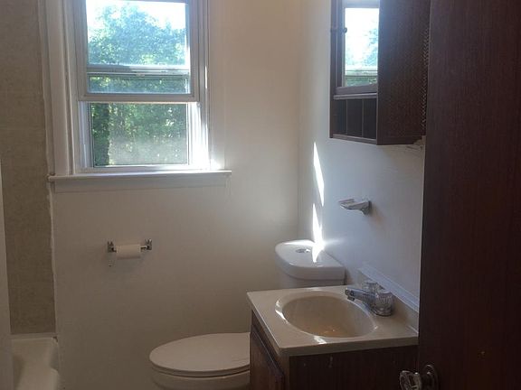 4th image of 827 Lawnton Ter Floor 2