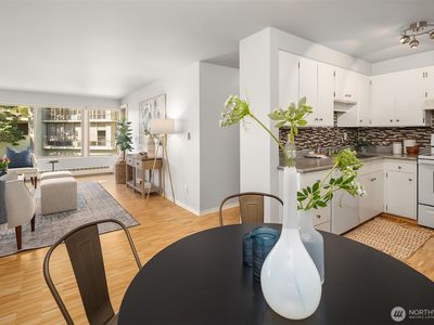 1600 43rd Avenue E #303, Seattle, WA, 98112