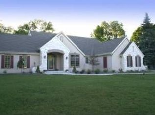 3425 Mountain Dr, Brookfield, WI 53045