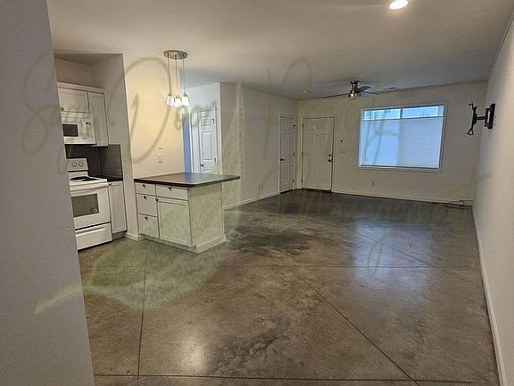 3rd image of 401 Cypress Ave