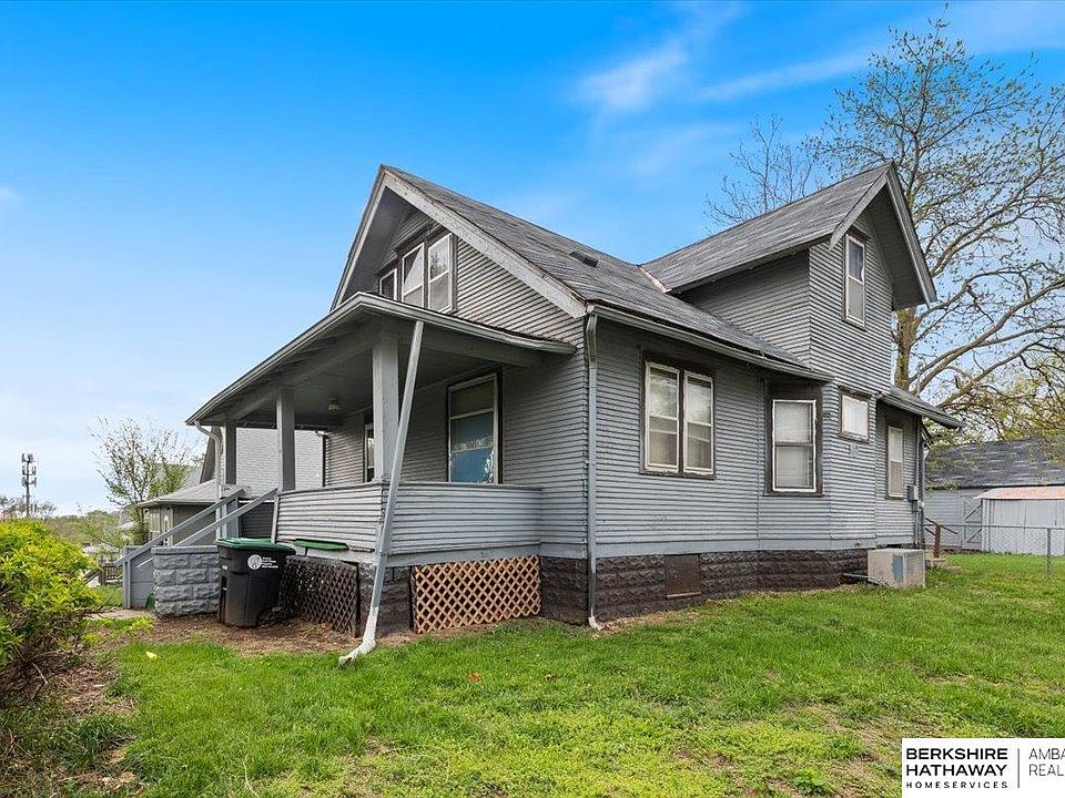 1st image of 4149 Erskine St