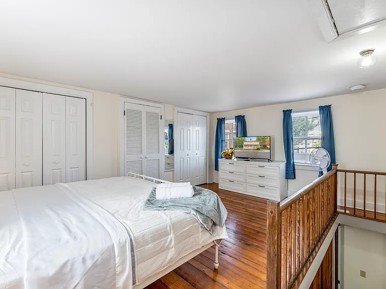 102 Lewis St — Photo 8