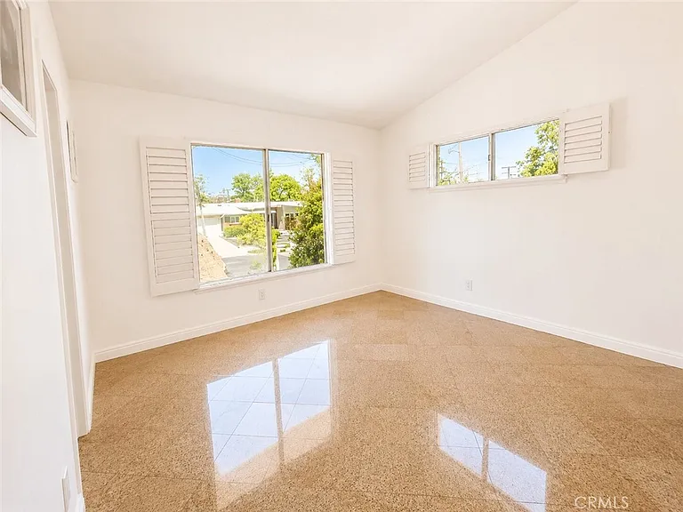 24010 Hatteras St — Photo 16