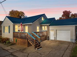 2 Villa Ct, Ave, PA 15010