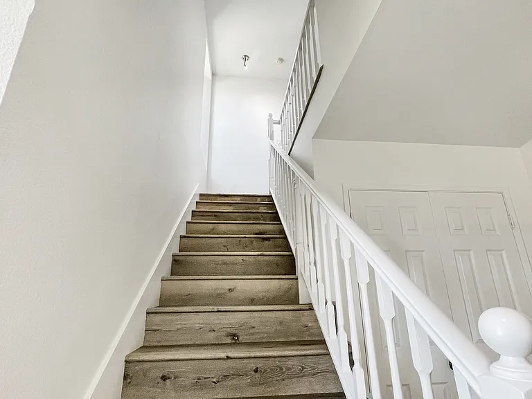 2504 Woodlands Way — Photo 11