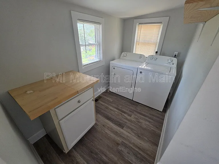 161 Logan Ave — Photo 24