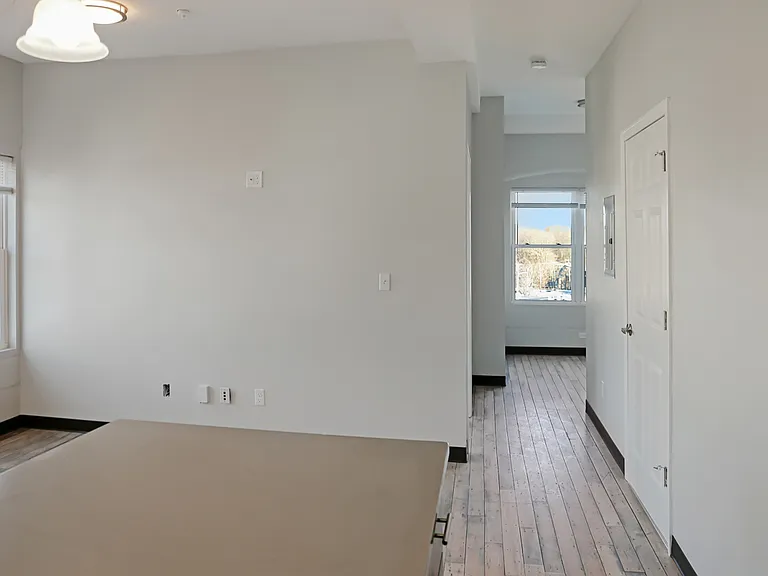 43 Railroad St #202 — Photo 4
