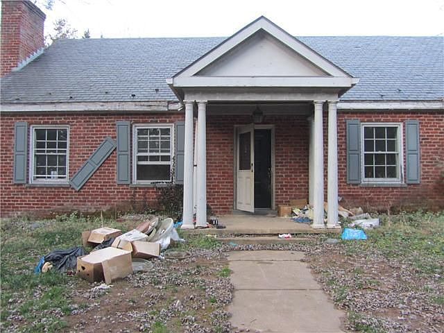 2nd image of 3420 Keswick Rd