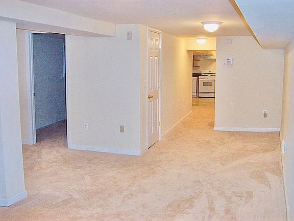 Living Room/Hall to kitchen