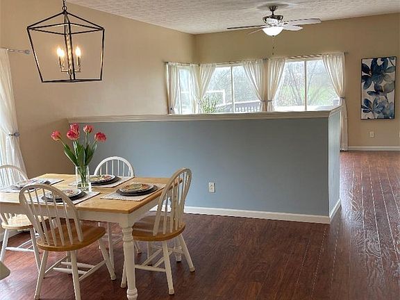 3rd image of 10251 Feather Ct