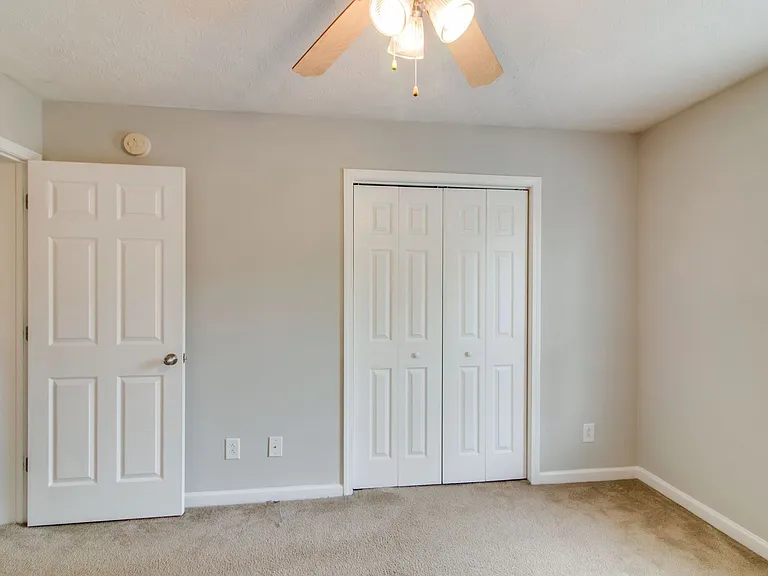 821 Oak Arbor Ct — Photo 18