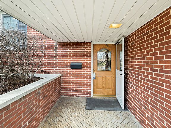 2nd image of 1210 Westhaven Dr