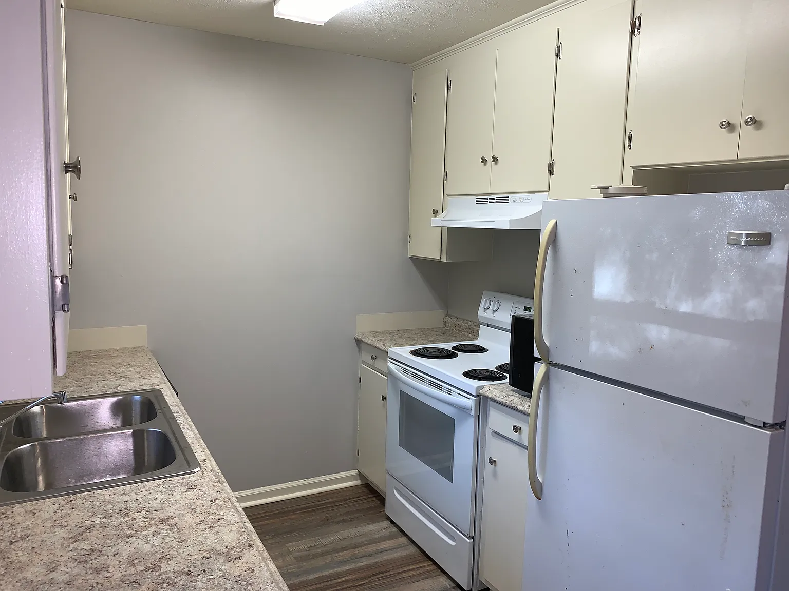 2 bed, 869 sqft, $1,200 — Photo 4