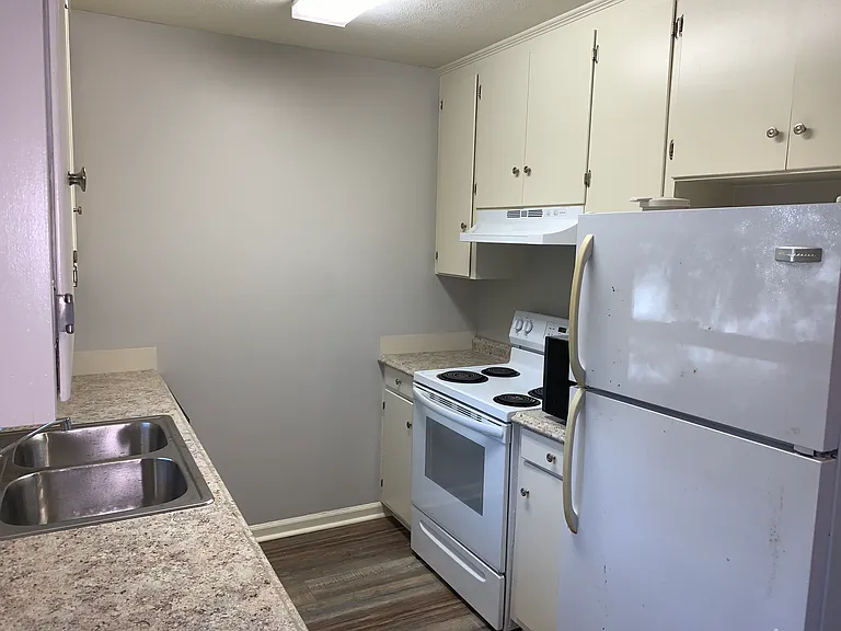 443 Gordon Cir #A — Photo 4