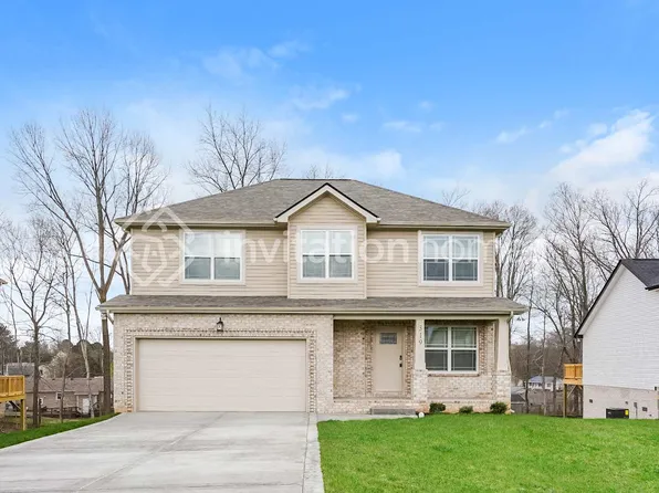 319 Green Hills Dr, Springfield, TN 37172