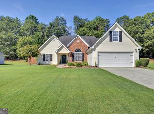 514 Hamlet Dr, Loganville, GA 30052
