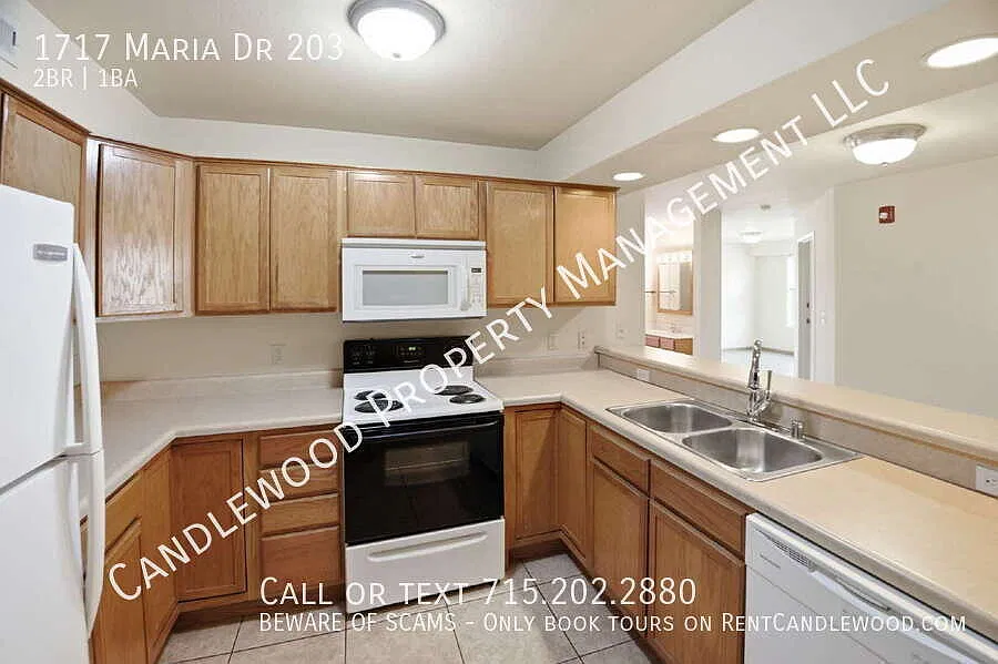2 or 3 Bedroom Luxury Apartment Available Now! — Photo 3