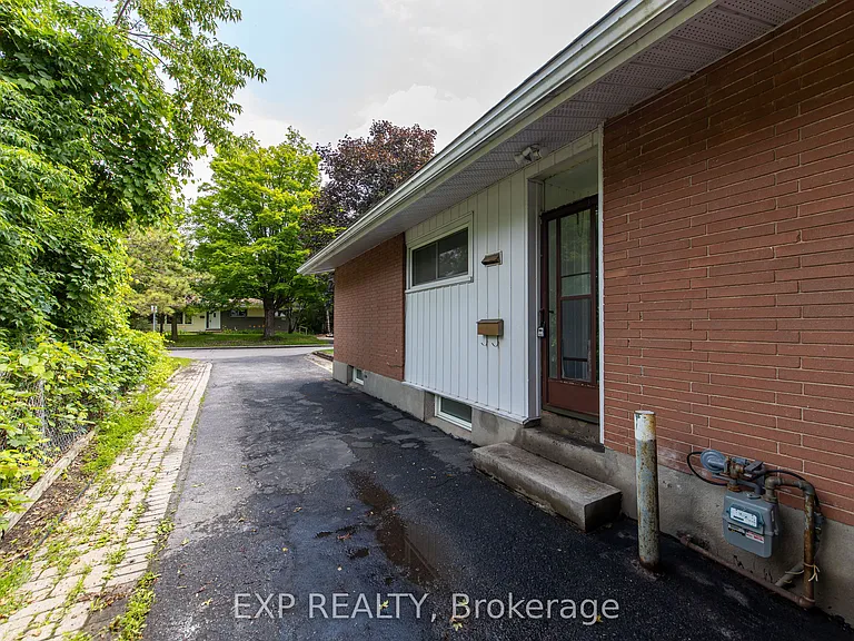 2097 Kingsley Rd — Photo 4