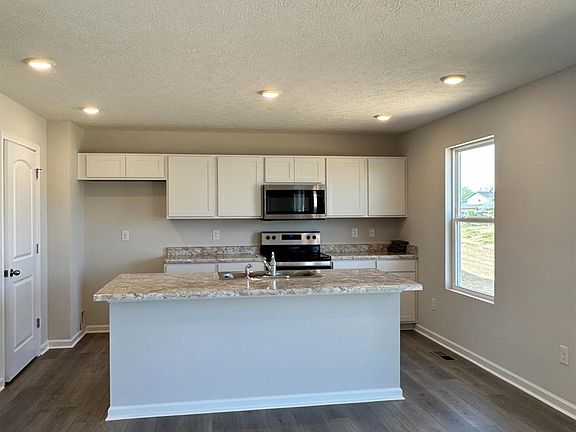 2nd image of 2452 Amelia Ct