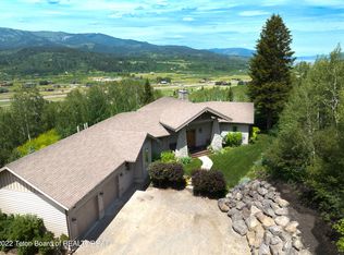 60 Dancer Cir, Alpine, WY 83128