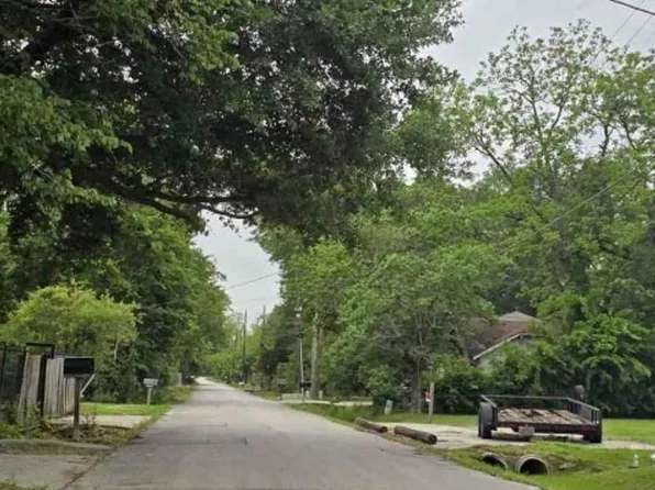 316 S 11th St, Conroe, TX 77301