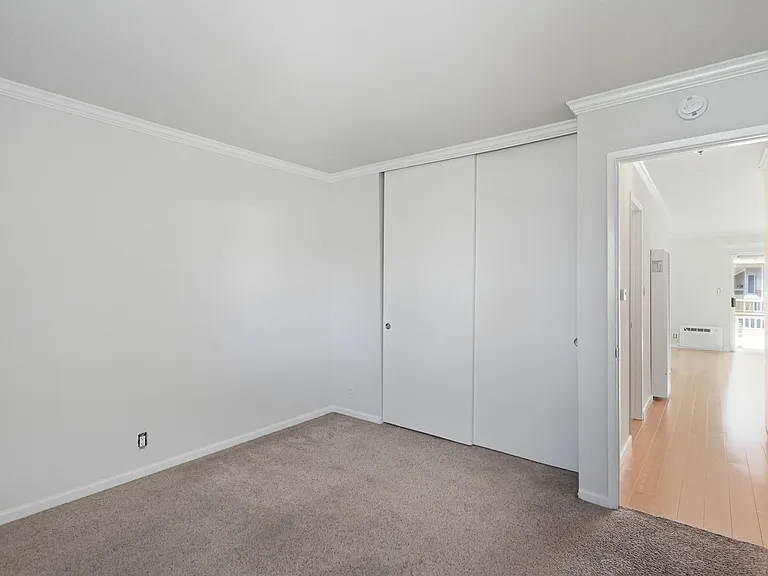 100 Devon Avenue — Photo 41