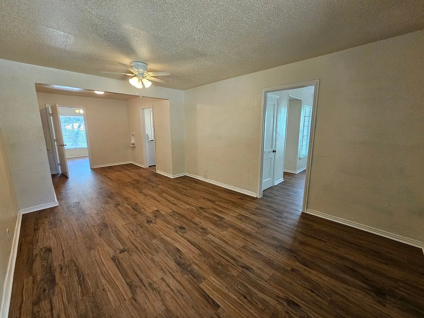 Available now ready for immediate move in — Photo 3