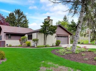 2214 W Denis Ave, Milwaukee, WI 53221