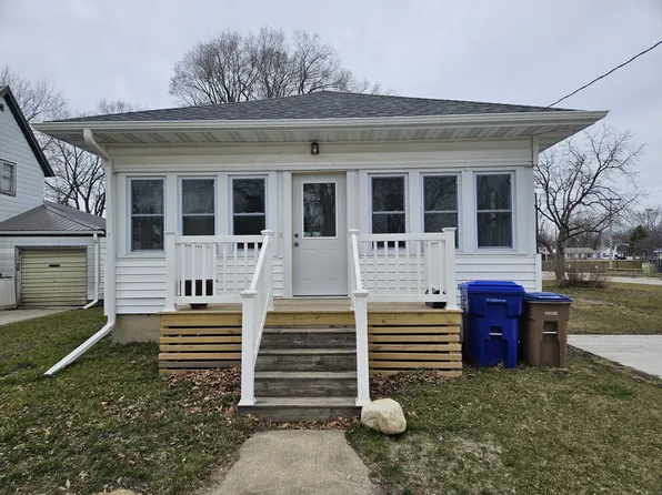 216 5th Ave NE, Oelwein, IA 50662