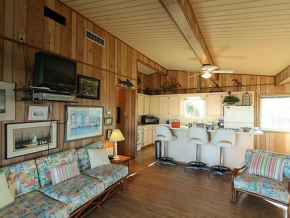 3rd image of 3715 Brewster Ky