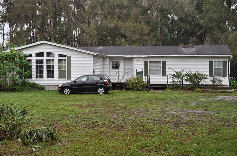 2nd image of 1001 Crystal Lake Rd