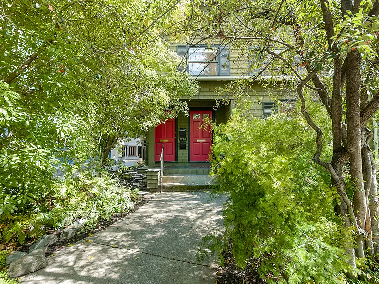 2208 Ward St #C — Photo 4