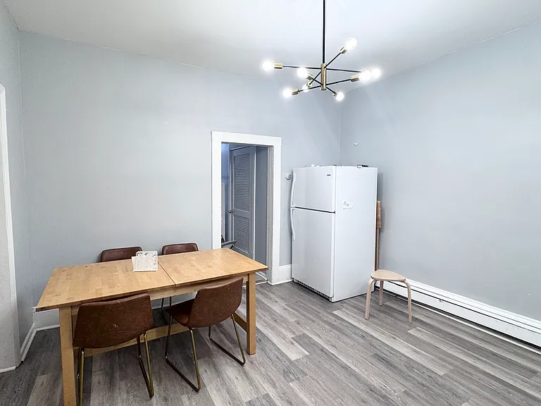 16 E Washington Ave #1 — Photo 4