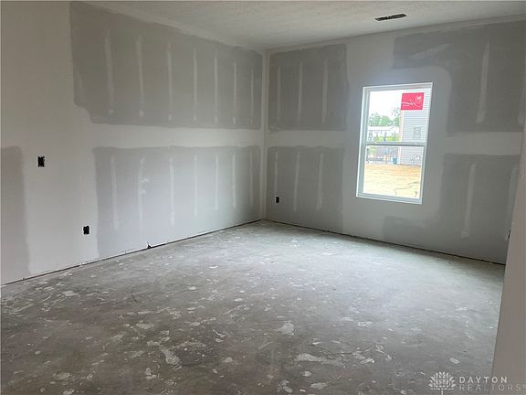 5th image of 140 Autumn Maple Ln