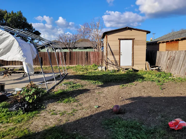 152 Vine St — Photo 16