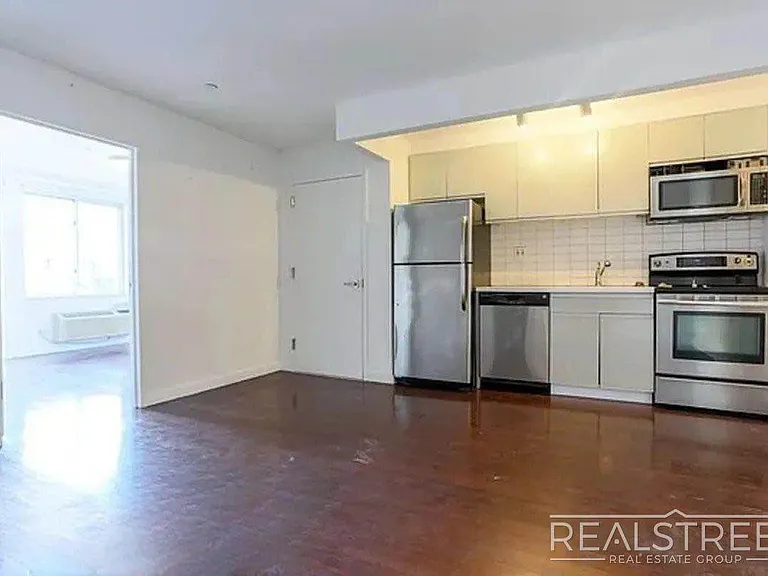 286 Stanhope St #3D — Photo 1
