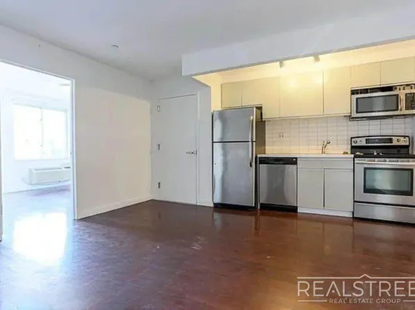 286 Stanhope Street image 1 of 7