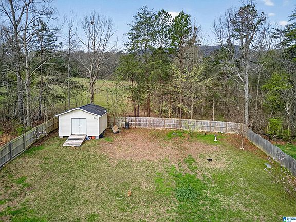 3rd image of 483 Lillian Ln