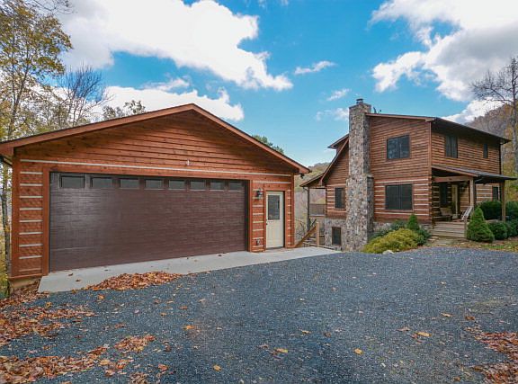 2nd image of 755 Grande Oaks Dr