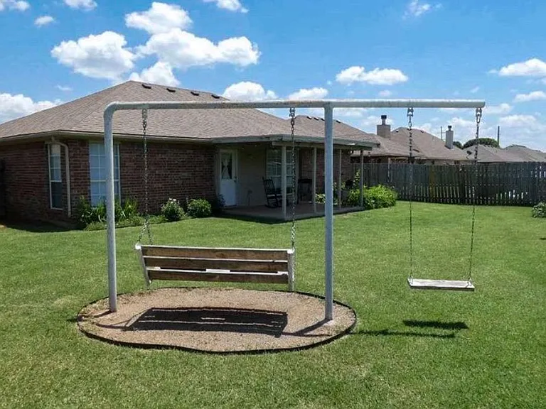 825 Huddleston Dr — Photo 10