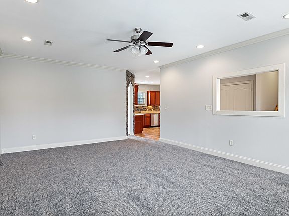 4th image of 6330 Daisy Pointe Ln
