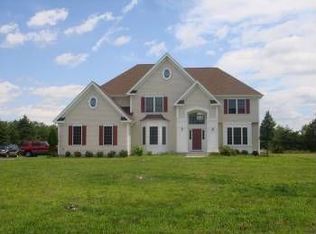 2 Saint Michaels Ct, Southampton, NJ 08088
