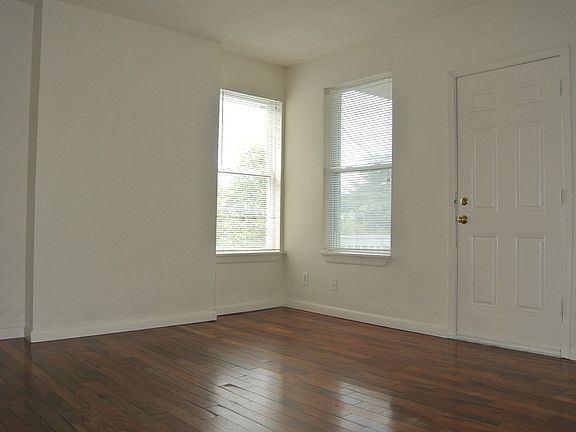 2nd image of 816 W 38th St APT 4