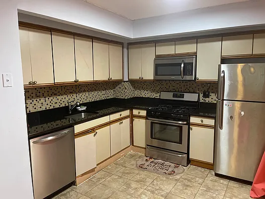 Rented by 18 REALTY | media 1