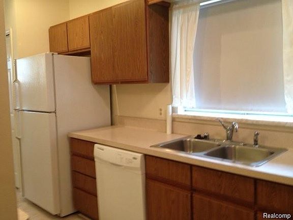 3rd image of 25112 Jefferson Ct #621